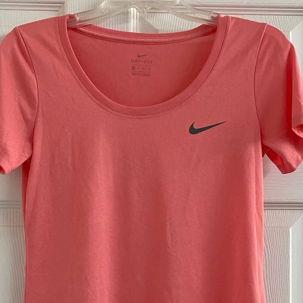 Nike Salmon Pink Scoop Neck DriFit Active Wear Short Sleeve Top Sz XS